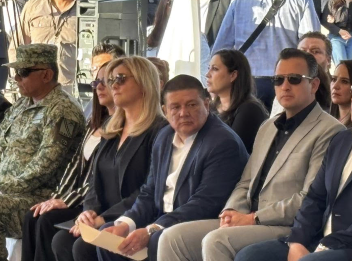 Por Fin Borran Su Sonrisa Frívola